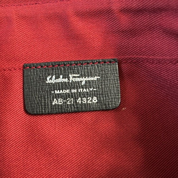 Salvatore Ferragamo Shoulder bag! EUC - Picture 7 of 8